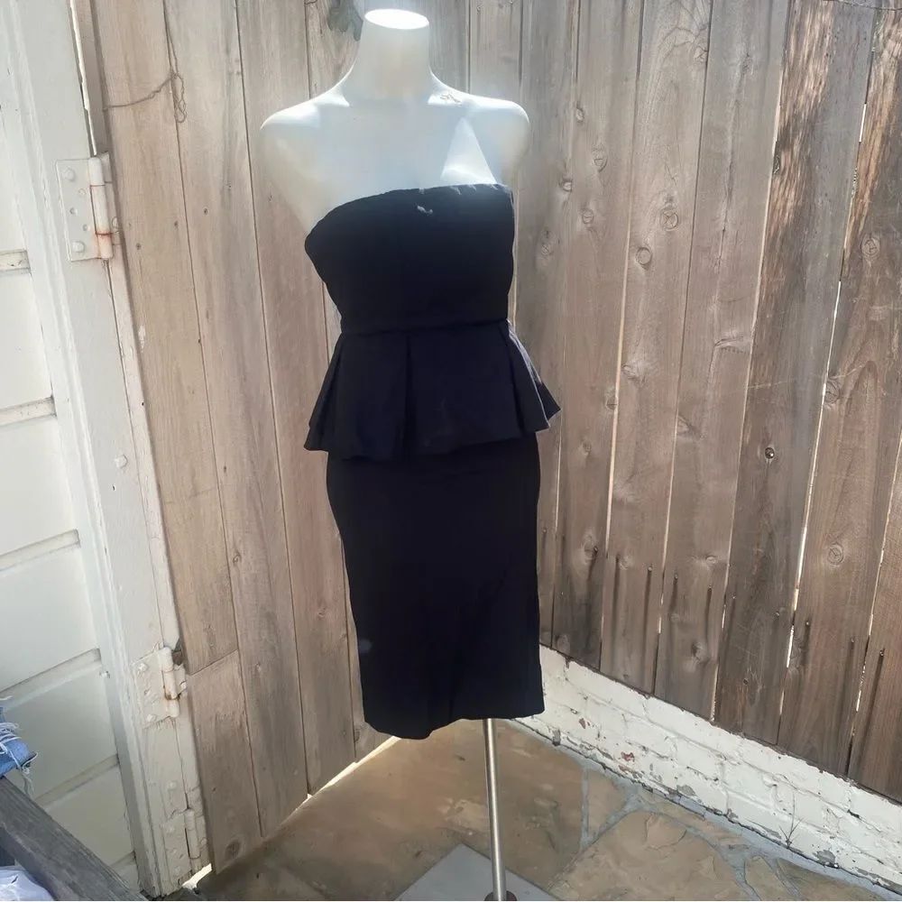 Alice + Olivia strapless Black Peplum midi Dress
